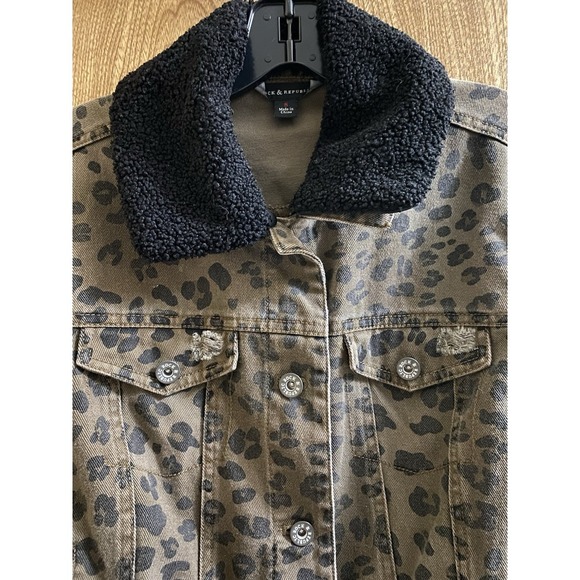 Rock and Republic Denim Jacket Size Small Leopard Print Faux Fur Collar Cheetah - Picture 5 of 14